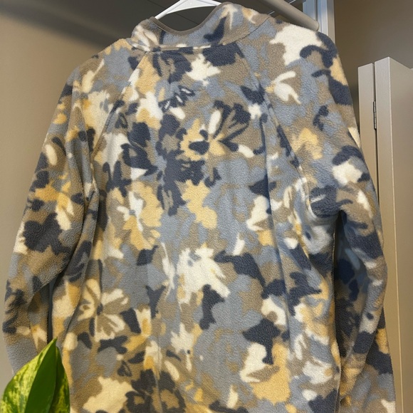 Thread&Supply Fleece Sweater - Picture 2 of 3